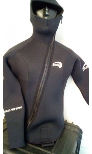 وت سوت تاپ 5 میل مشکی کلاه دار PROCELLA MISTRAL UK